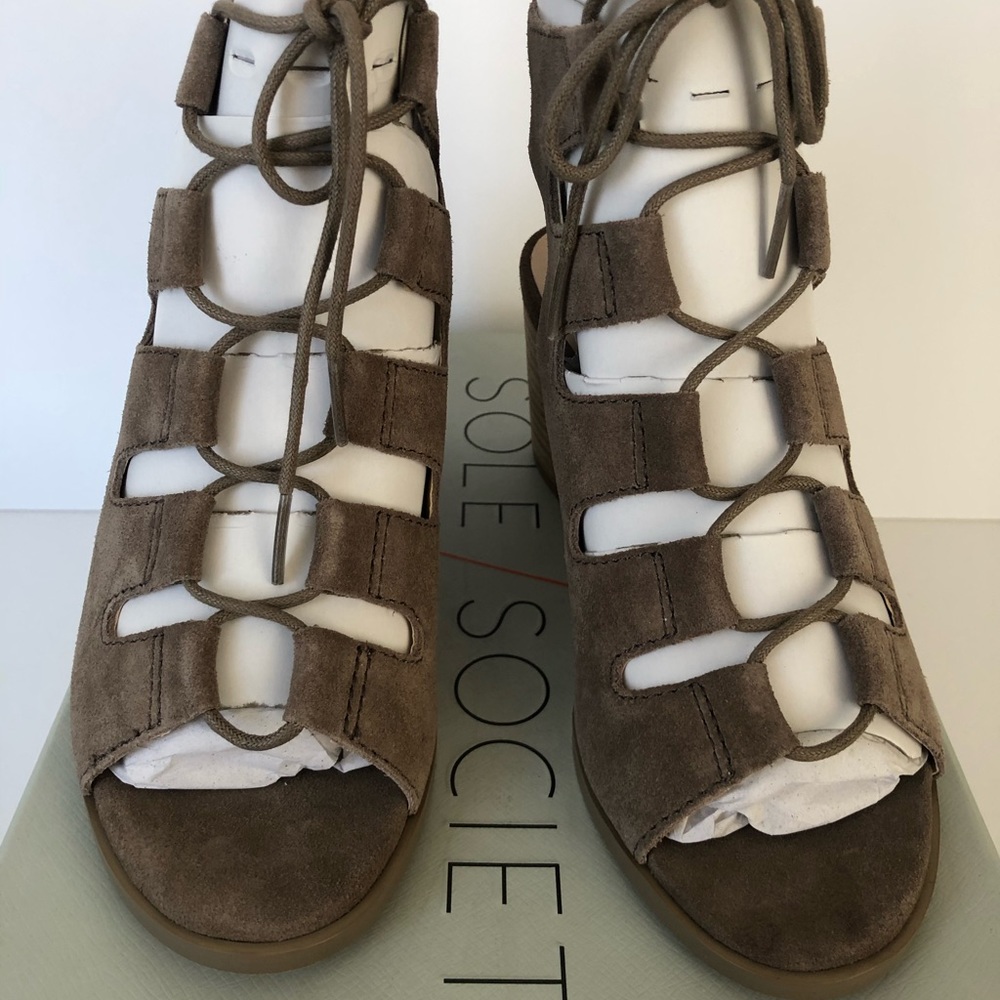 Sole Society RAE
Cage Lace Up Sandal